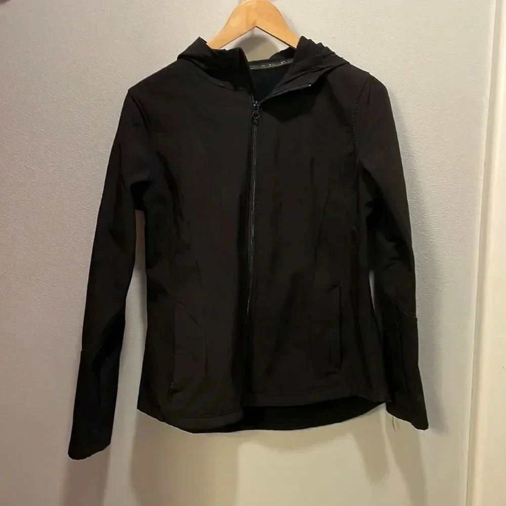 Mondetta woman’s black jacket